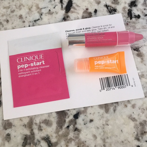 SOLD****Clinique sample set - Picture 1 of 7